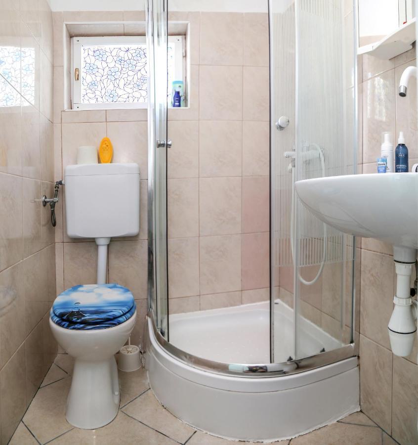 Apartmani Ria2 Pag باغ المظهر الخارجي الصورة