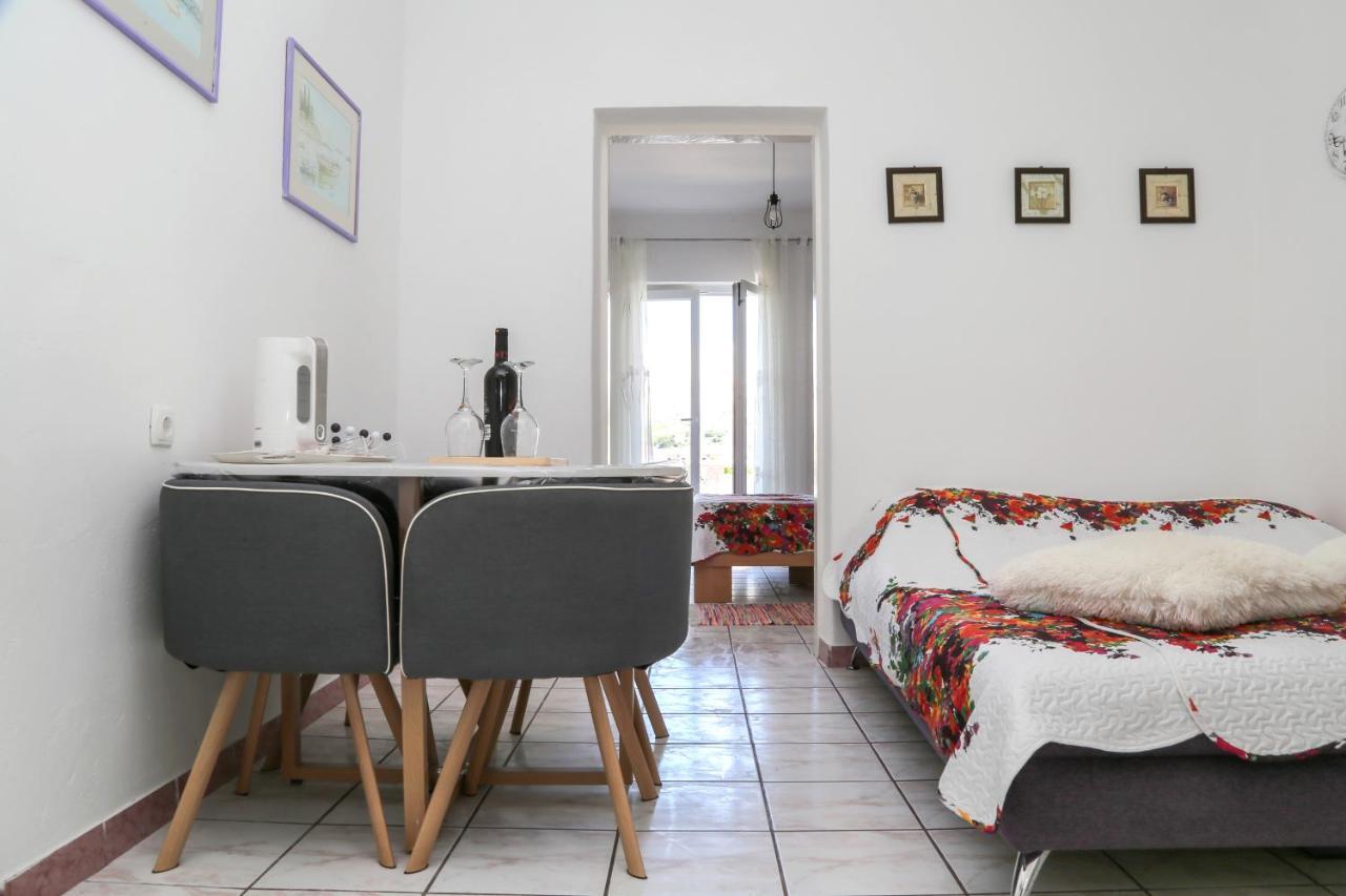 Apartmani Ria2 Pag باغ المظهر الخارجي الصورة