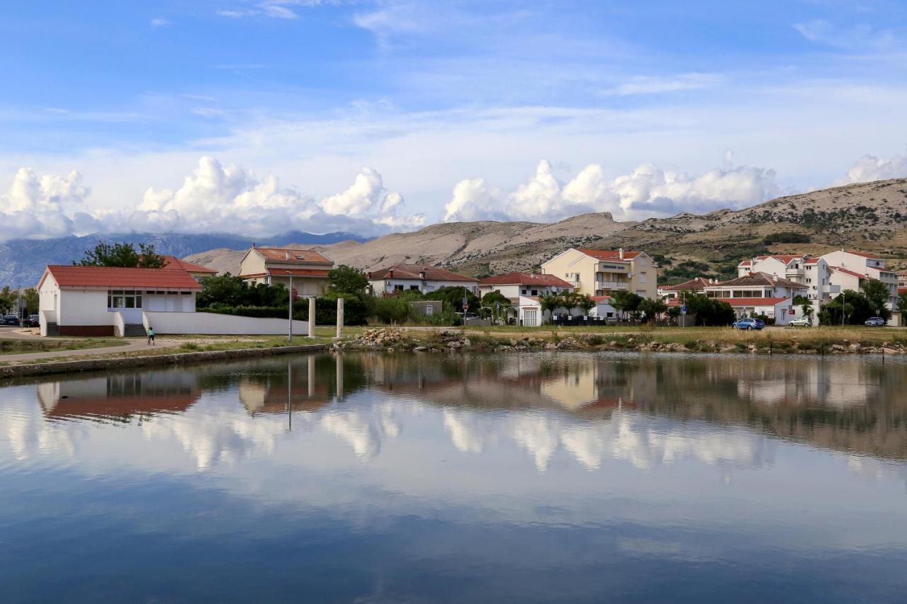 Apartmani Ria2 Pag باغ المظهر الخارجي الصورة